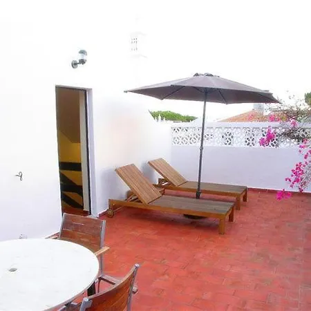 Sleeps 6 With Air Con Villa *