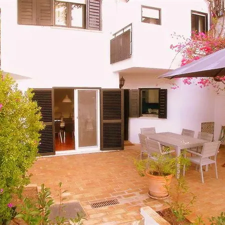 Sleeps 6 With Air Con Villa Vale do Lobo