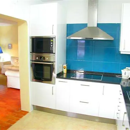 Sleeps 6 With Air Con Vale do Lobo