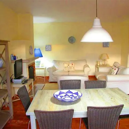 Villa Sleeps 6 With Air Con Vale do Lobo