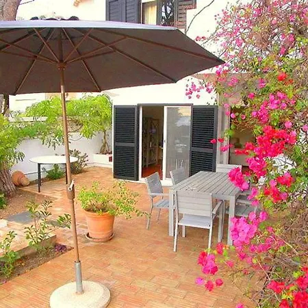 Villa Sleeps 6 With Air Con *