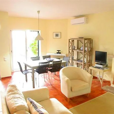 Sleeps 6 With Air Con Villa *